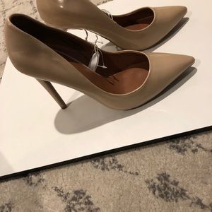 Never worn nude Mossimo high heels